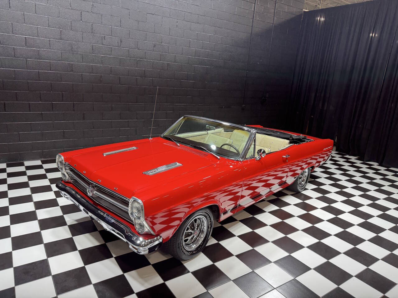 1966 Ford Fairlane 23