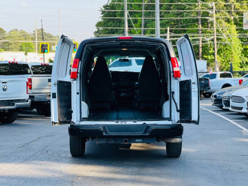 2022 Chevrolet Express 2500