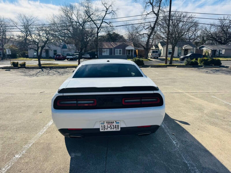 2021 Dodge Challenger SXT