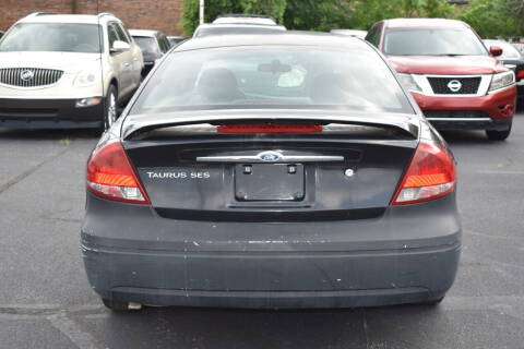 2006 Ford Taurus SE