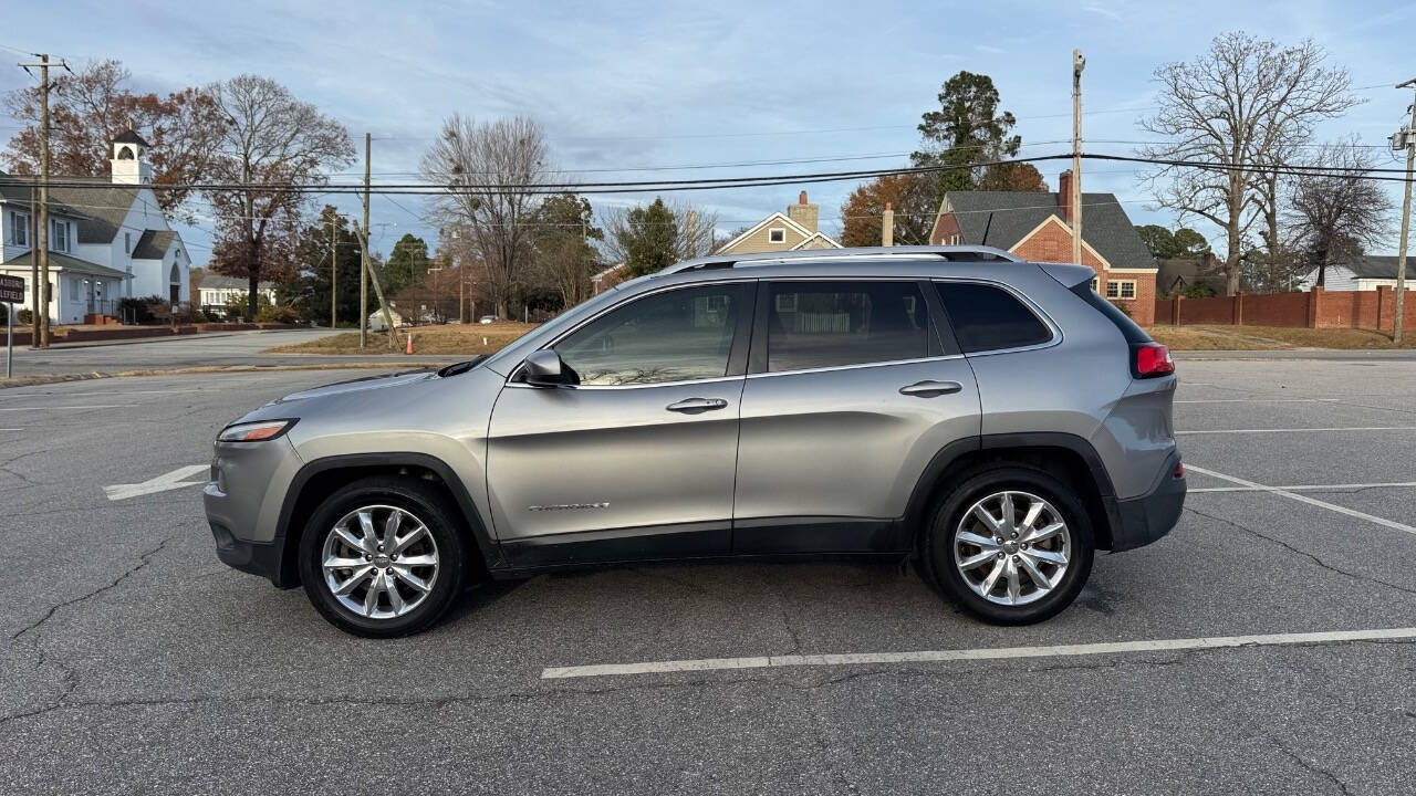 2016 Jeep Cherokee for sale at Caropedia in Dunn, NC