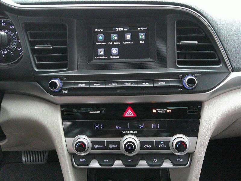 2020 Hyundai Elantra SE