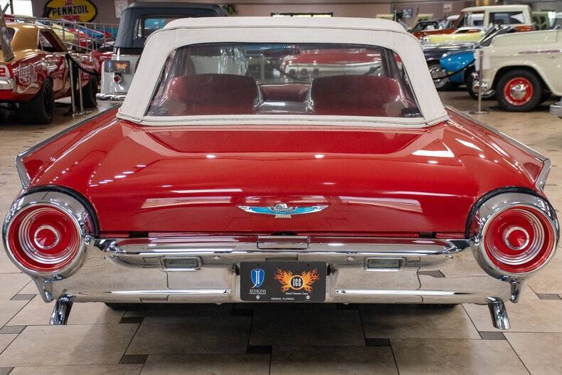 1962 Ford Thunderbird