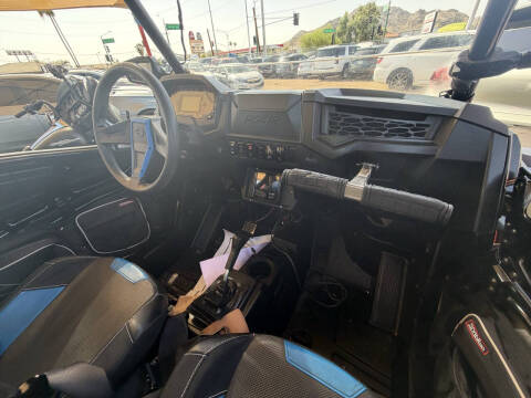 2022 Polaris Razor