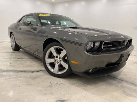 2009 Dodge Challenger for sale at Auto House of Bloomington in Bloomington IL