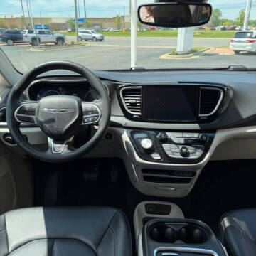 2024 Chrysler Pacifica Touring L