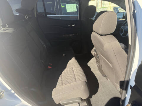 2017 GMC Acadia SLE-2