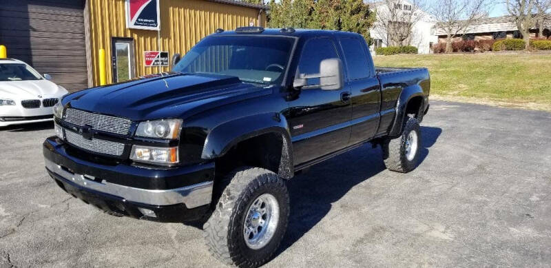 2004 Chevrolet Silverado 2500HD for sale at SOUTH COUNTY AUTO CENTER in Weldon Spring MO