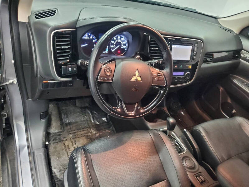 2016 Mitsubishi Outlander SE