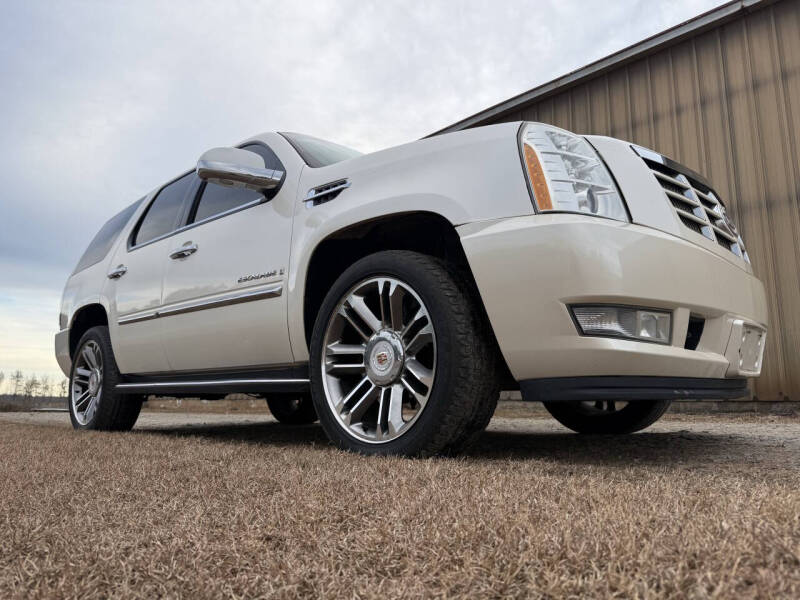 2008 Cadillac Escalade Base's photo