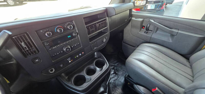 2021 GMC Savana 2500