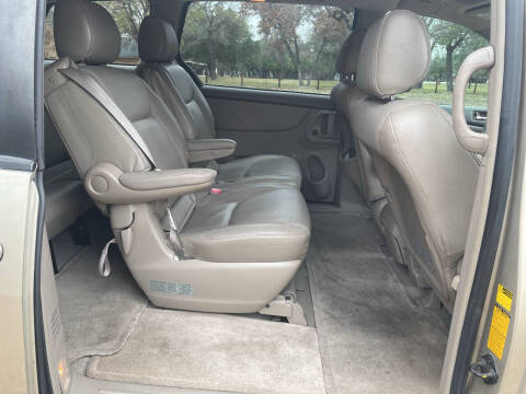 2004 Toyota Sienna XLE 7 Passenger