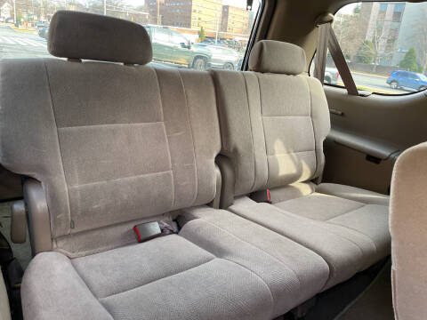 2004 Toyota Sequoia SR5