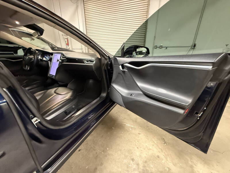 2015 Tesla Model S 85