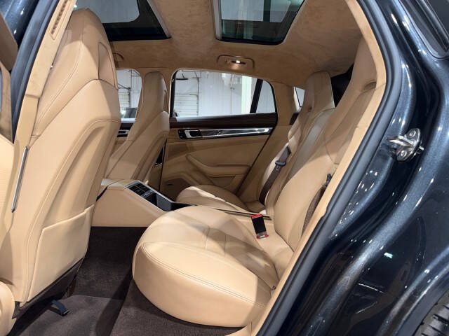 2017 Porsche Panamera Turbo