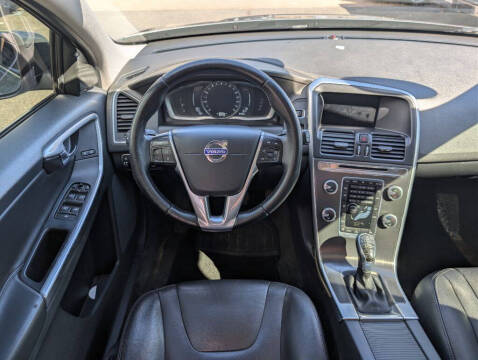 2016 Volvo XC60 T6 Drive-E