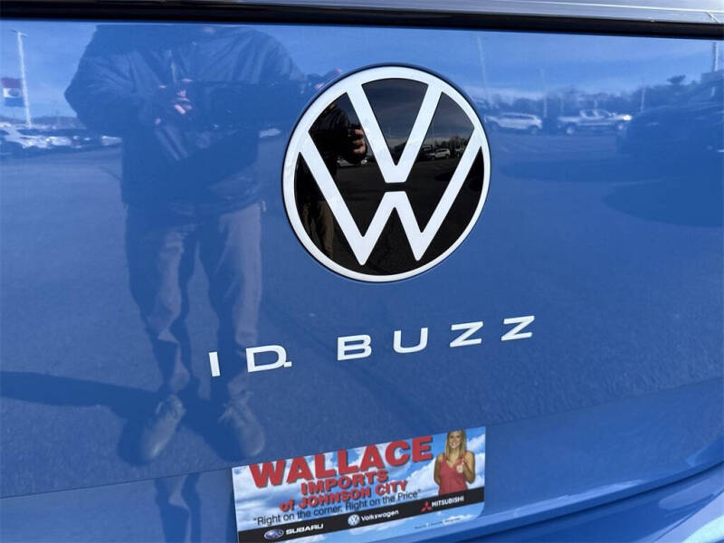 2025 Volkswagen ID. Buzz Pro S Plus 4Motion