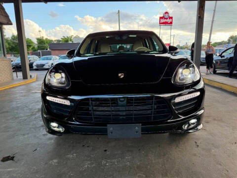 2014 Porsche Cayenne GTS