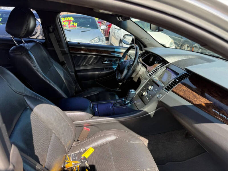 2016 Ford Taurus Limited