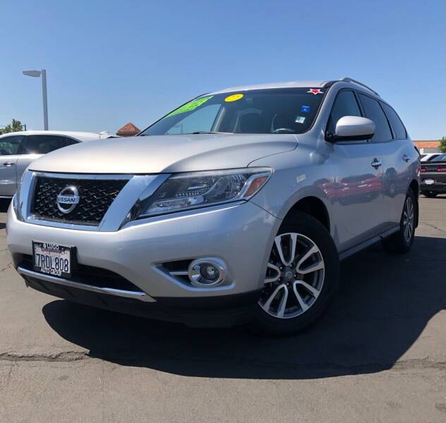 2016 Nissan Pathfinder for sale at Lugo Auto Group in Sacramento CA