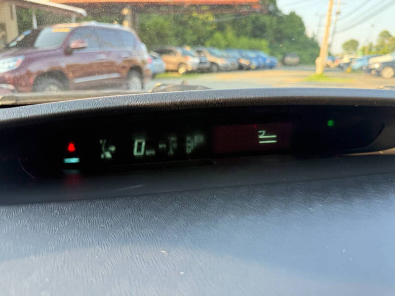 2010 Toyota Prius III