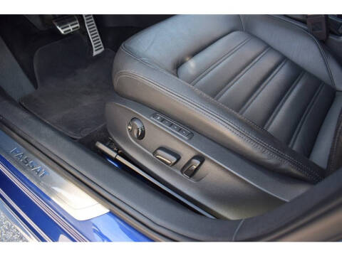 2017 Volkswagen Passat 1.8T SEL Premium