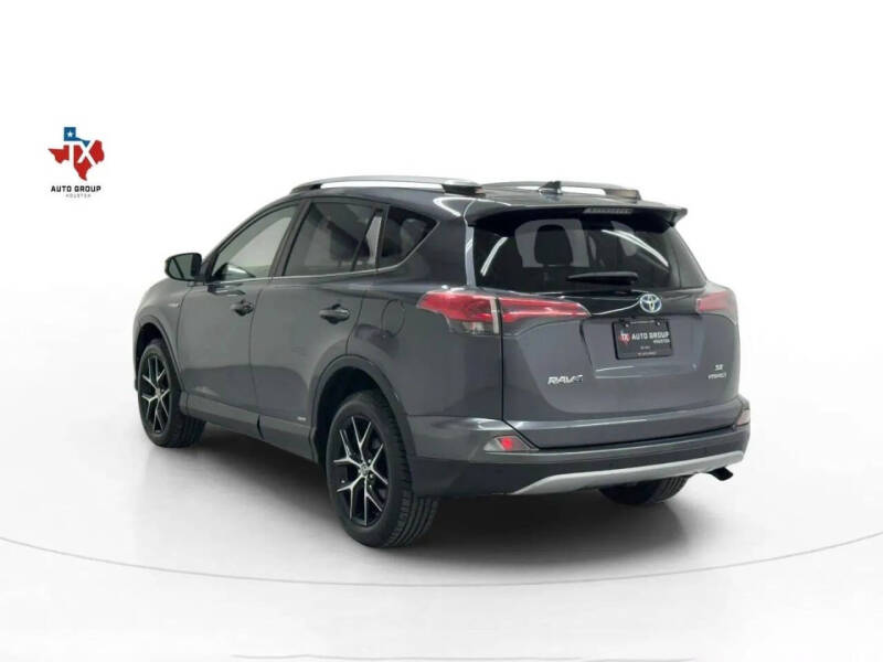 2017 Toyota RAV4 Hybrid SE