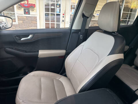 2020 Ford Escape Titanium