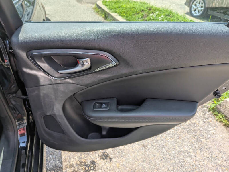 2016 Chrysler 200