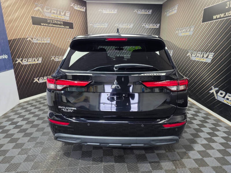 2022 Mitsubishi Outlander ES