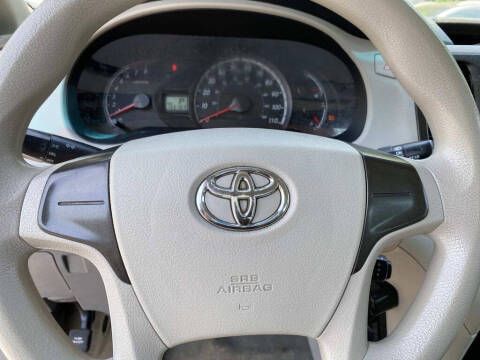 2014 Toyota Sienna L 7-Passenger