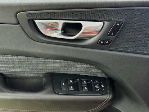 2023 Volvo XC60 B5 Core
