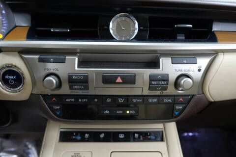 2017 Lexus ES 300h