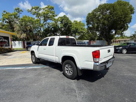 2017 Toyota Tacoma SR V6