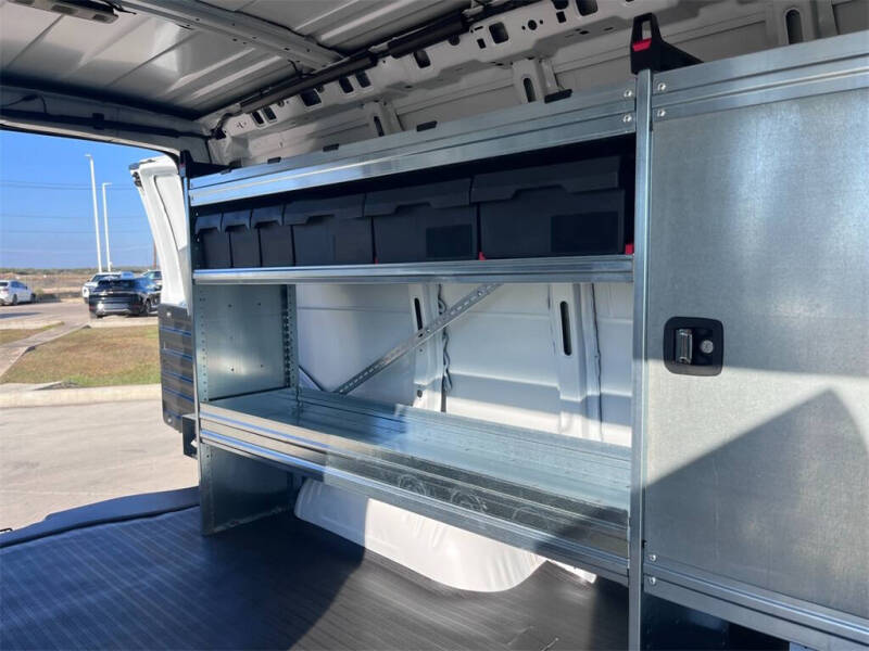 2025 Chevrolet Express 2500