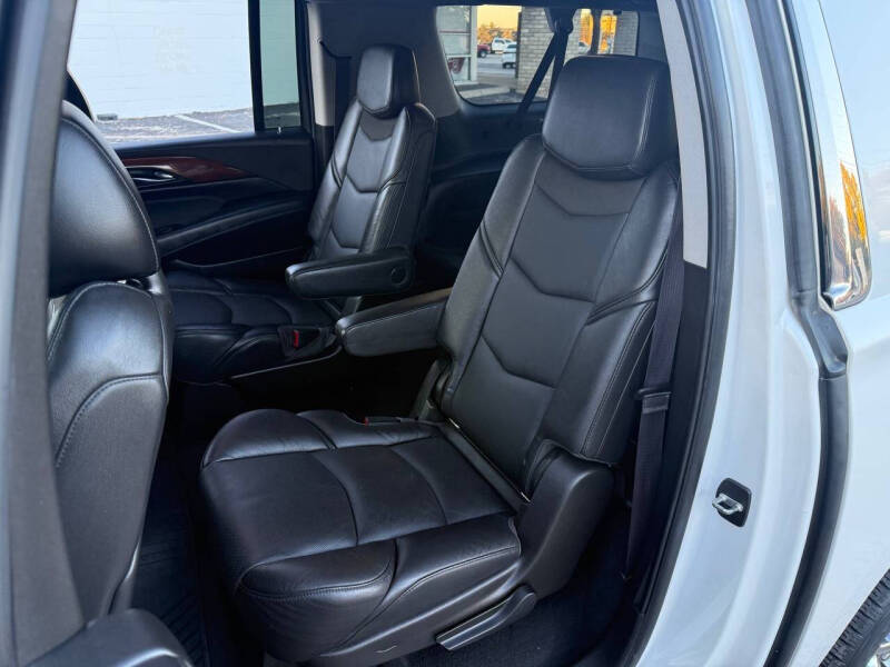 2016 Cadillac Escalade ESV Luxury Collection