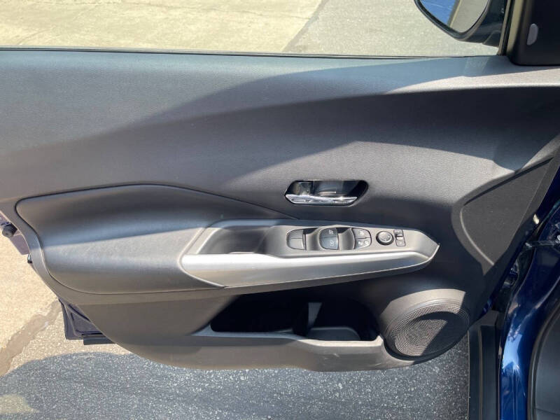 2019 Nissan Kicks SR