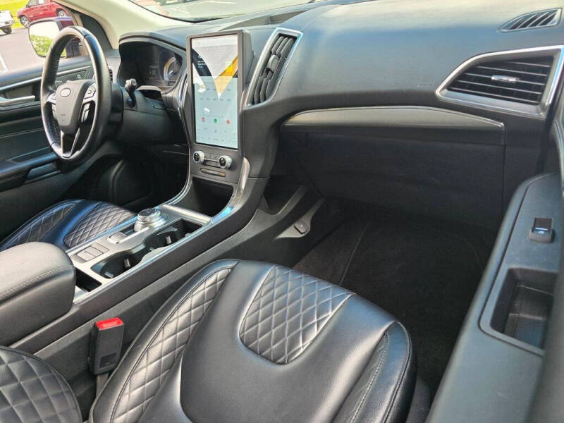 2023 Ford Edge Titanium