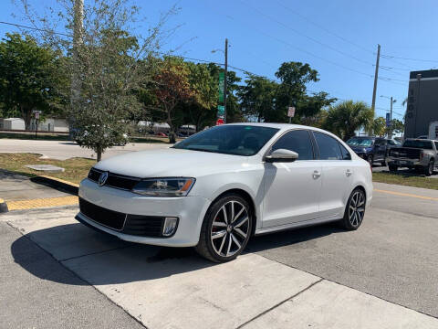 2014 Volkswagen Jetta for sale at AUTO BURGOS in Hollywood FL