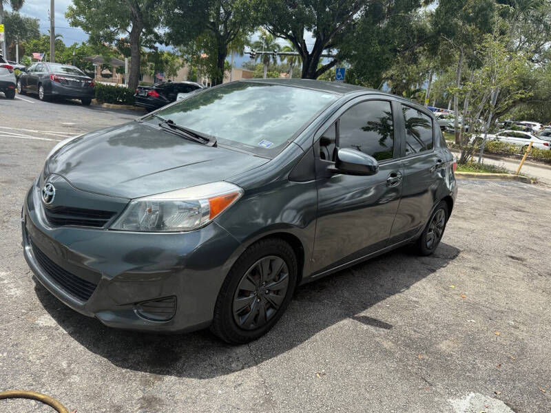 2014 Toyota Yaris 3-Door LE