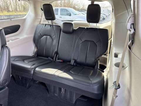 2022 Chrysler Pacifica Touring L