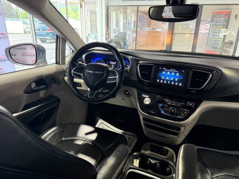 2020 Chrysler Pacifica Touring L