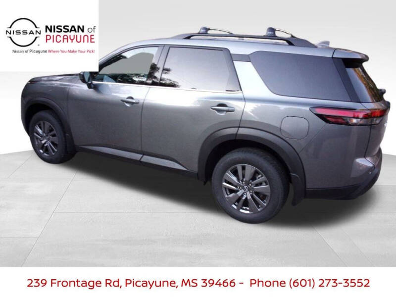 2025 Nissan Pathfinder SV