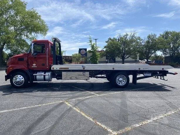 2024 Mack MD6
