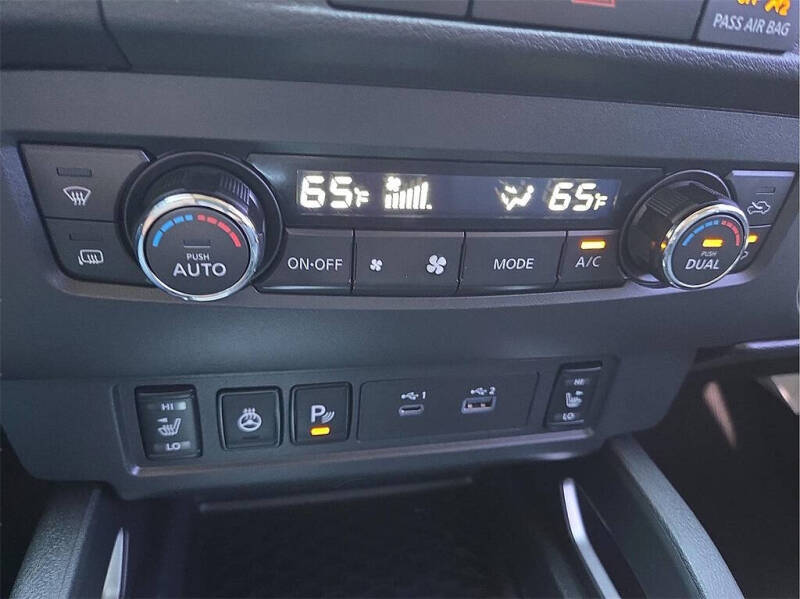 2024 Nissan Frontier SV