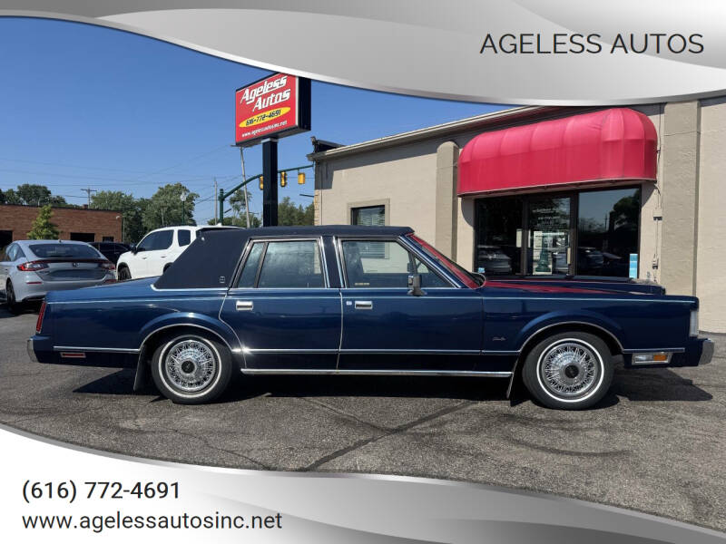 1985 Lincoln Town Car's photo