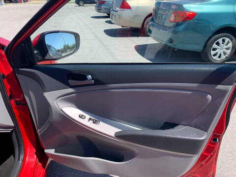 2016 Hyundai Accent SE