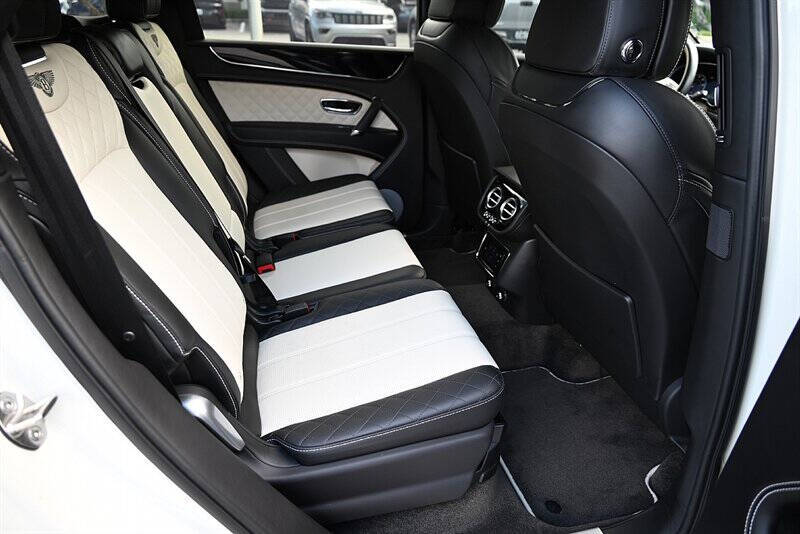 2019 Bentley Bentayga 10
