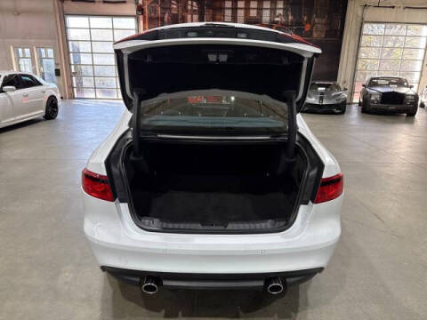 2016 Jaguar XF R-Sport