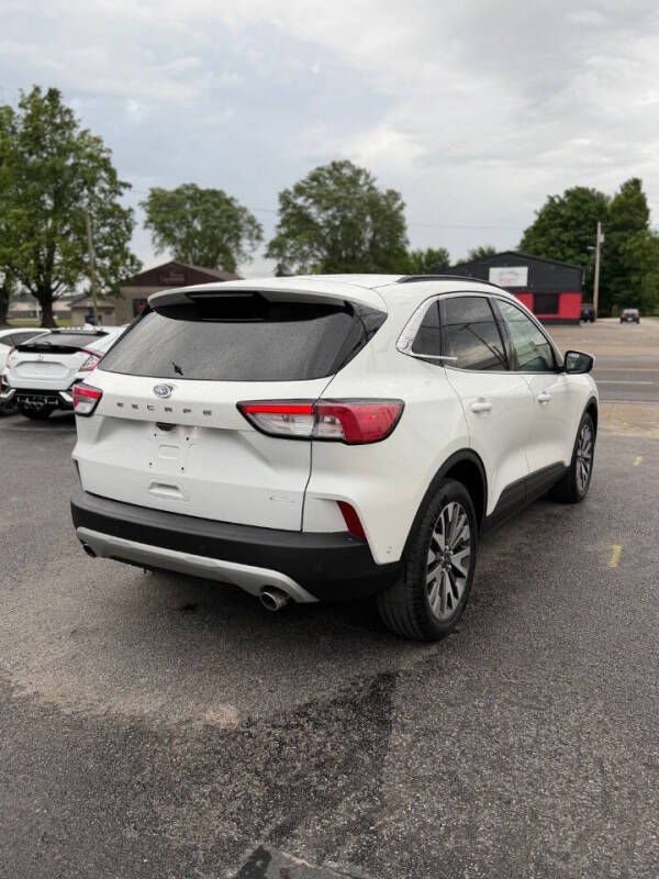 2020 Ford Escape Titanium